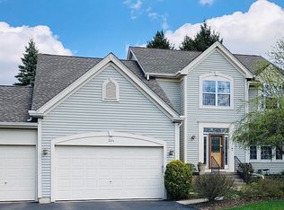 206 Manchester Ln, Pt Barrington, IL 60010