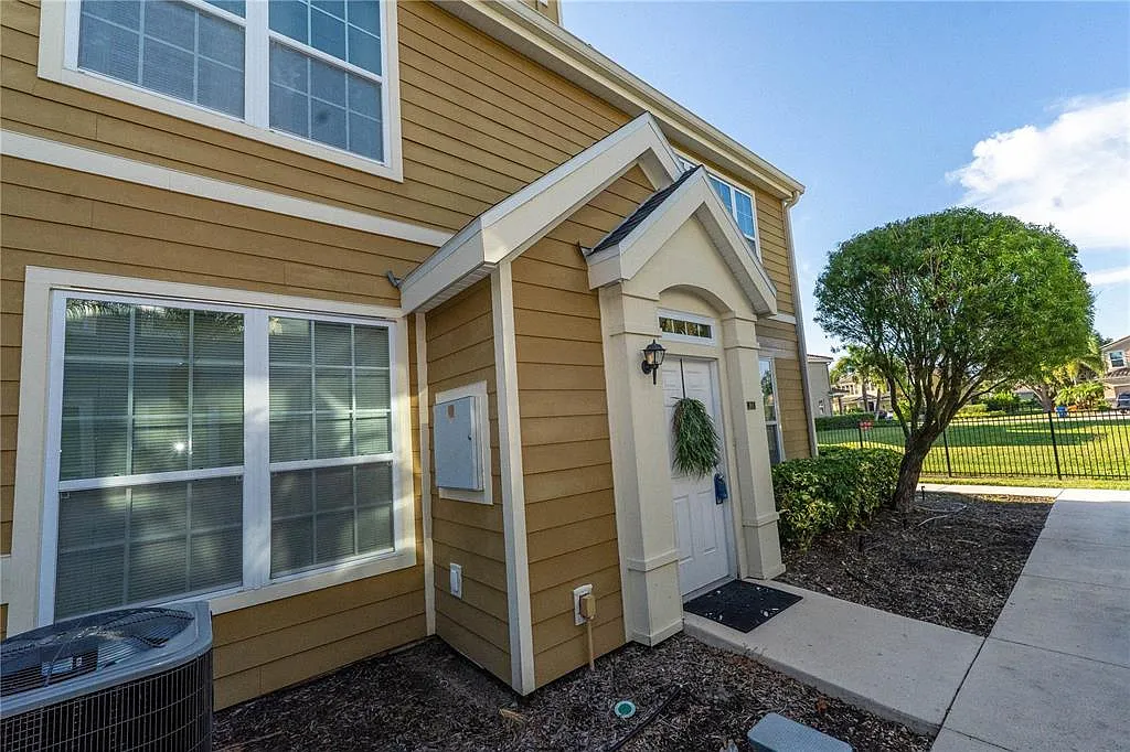 3 bed, 2.0 bath, 1499 sqft, $2,000 — Photo 1