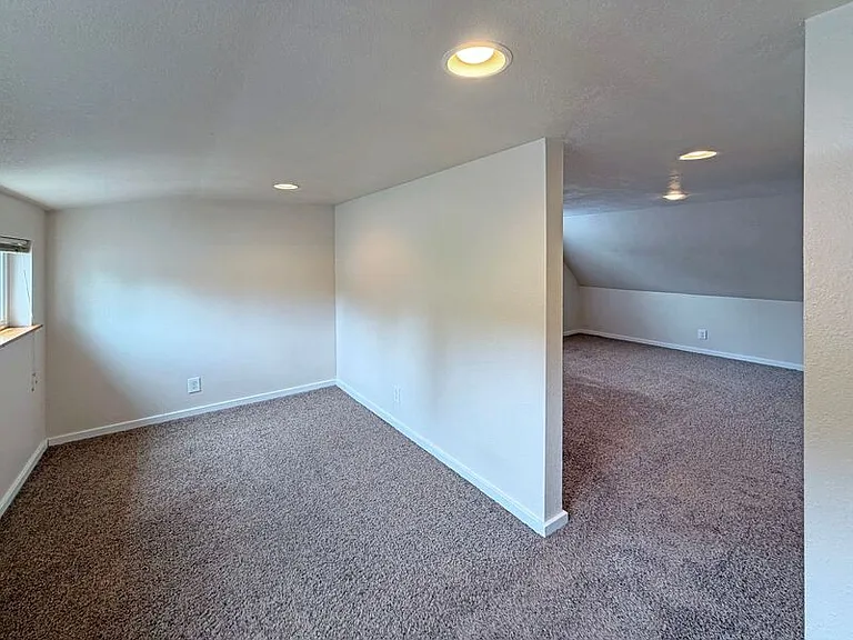 544 W 20th Ave — Photo 20