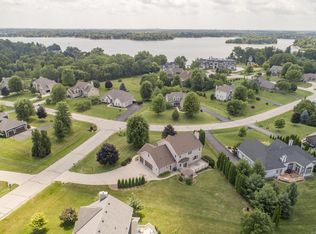 N66W34306 Primrose Cir, Oconomowoc, WI 53066
