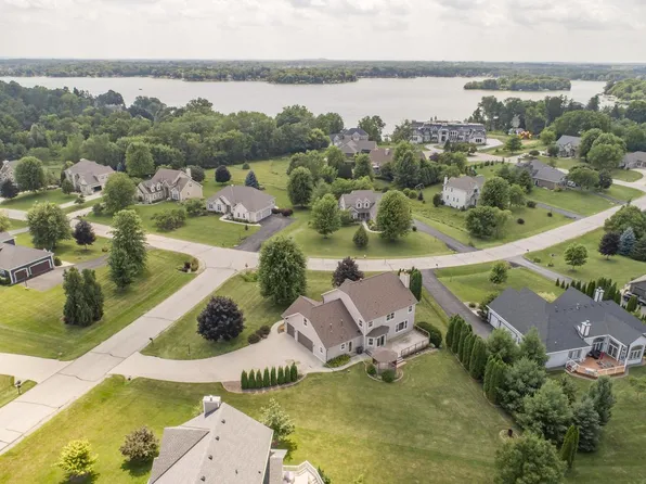 N66W34306 Primrose CIRCLE, Oconomowoc, WI 53066