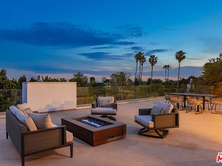 12443 W Sunset Blvd — Photo 38