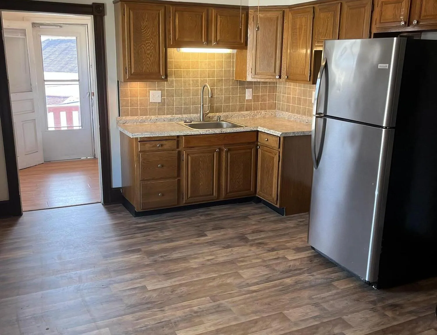 3 bed, 950 sqft, $1,000 — Photo 2