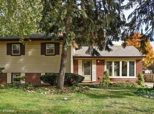 1331 N Indigo Dr, Mount Prospect, IL