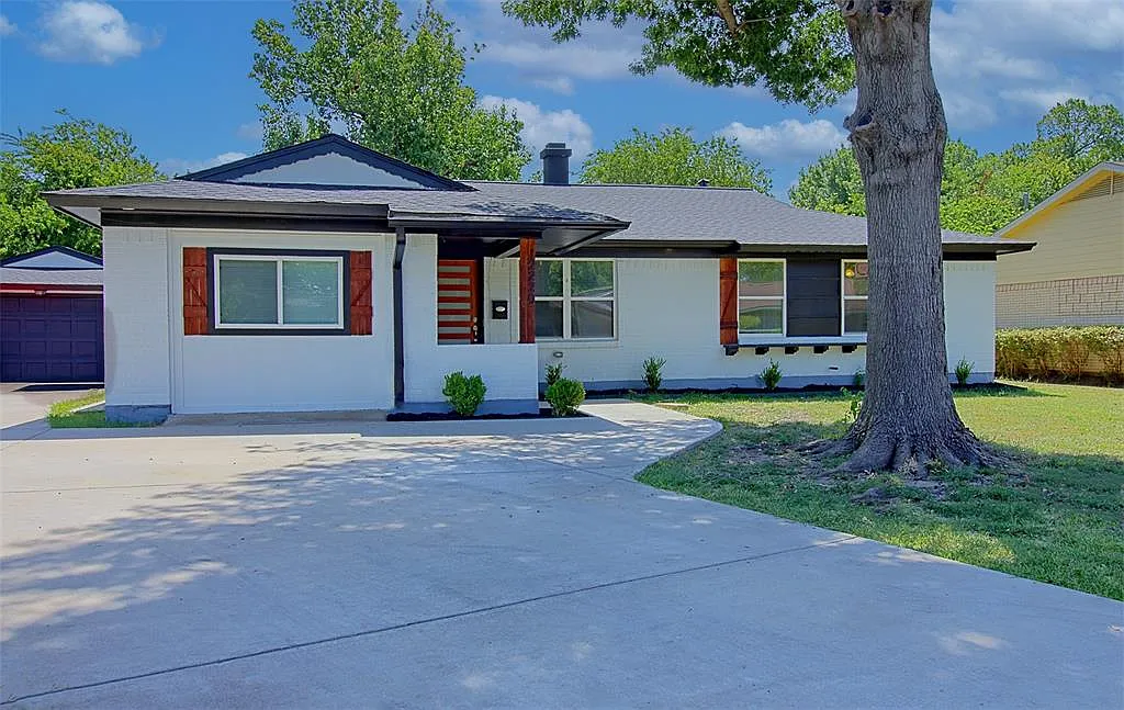 4 bed, 2066 sqft, $3,950 — Photo 2