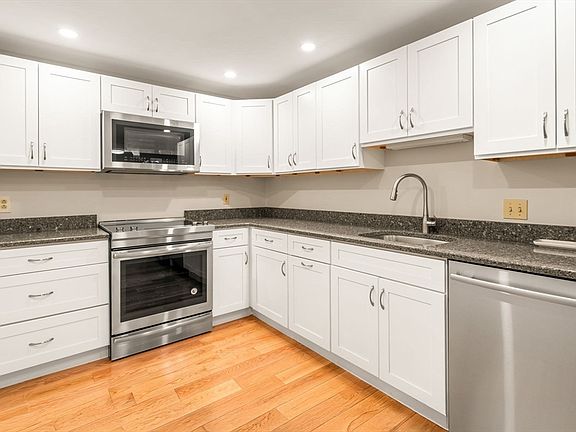 4th image of 100 Fulton St APT 3Q