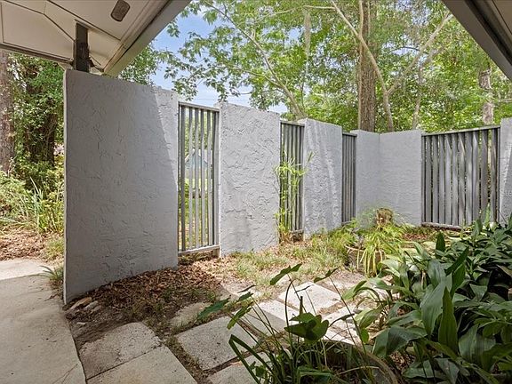 4th image of 4003 NW 34th Pl