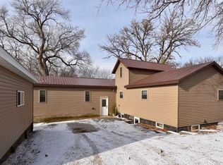10 7th St SE, West Bend, IA 50597