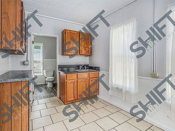3rd image of 831 5th St NW Unit 2