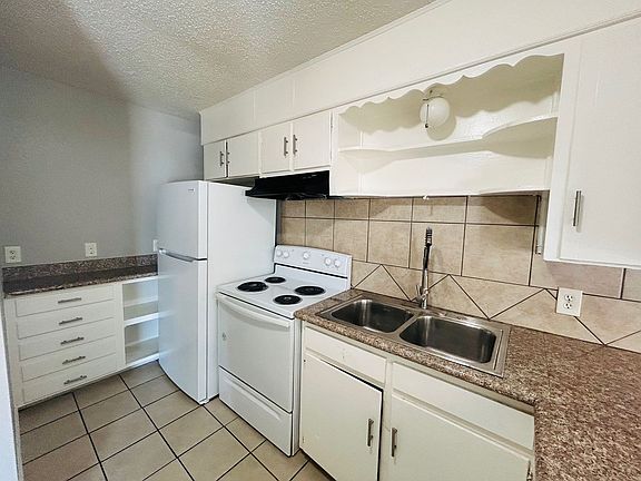 3rd image of 500 E Craven Ave APT 3