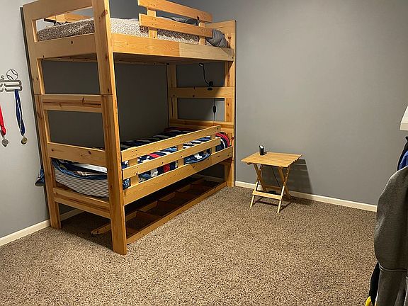 Upstairs bedroom 