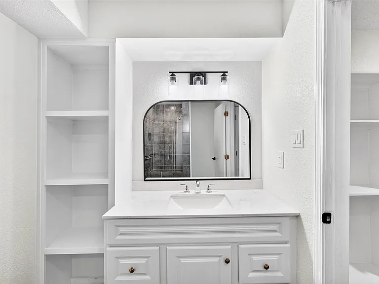 535 Elton St — Photo 6
