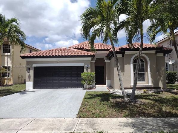 13847 SW 52nd St, Hollywood, FL 33027