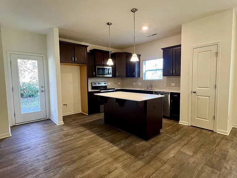 7926 Bristle Ln — Photo 5