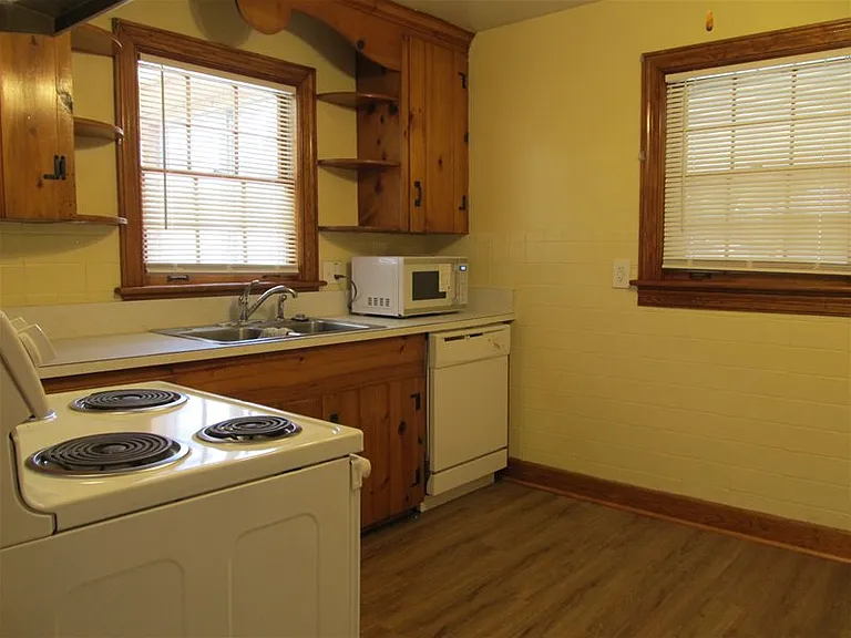 2217 Delwood Rd — Photo 25