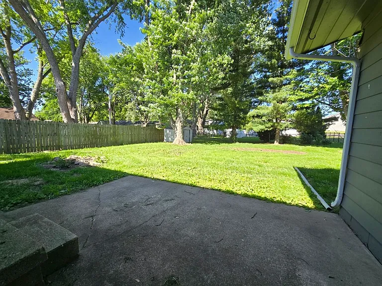 8224 Pine Ave — Photo 21