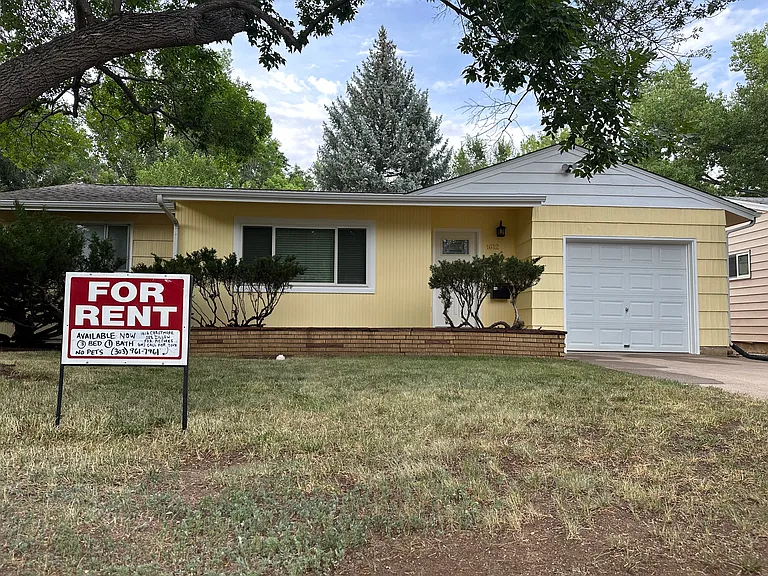 see sign in yard (phone)