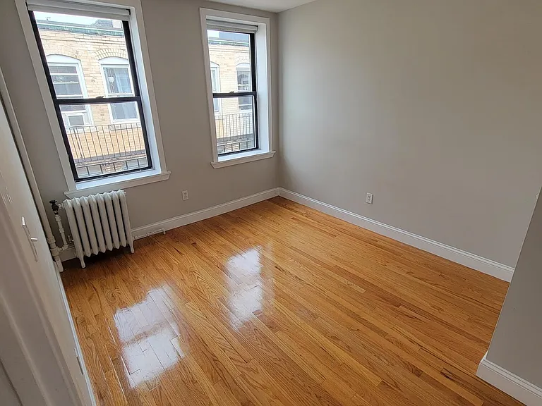 220 Hanover St #24 — Photo 1