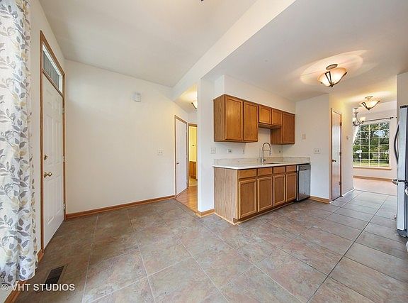 5th image of 2300 Rossiter Ct