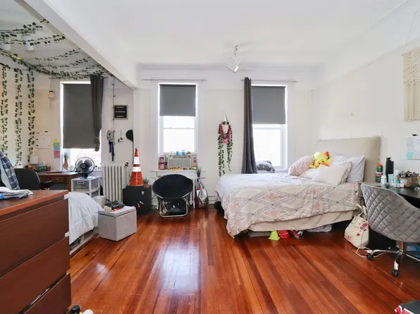 704 Washington St APT 4, Hoboken, NJ 07030
