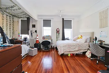 704 Washington Street, #4