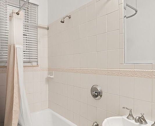 5th image of 12 E 87th St APT 6D