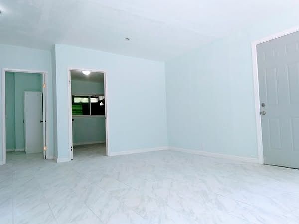 1st image of 1245 Lucretia Ave