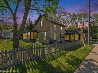 349 W Livingston Rd, Highland, MI 48357