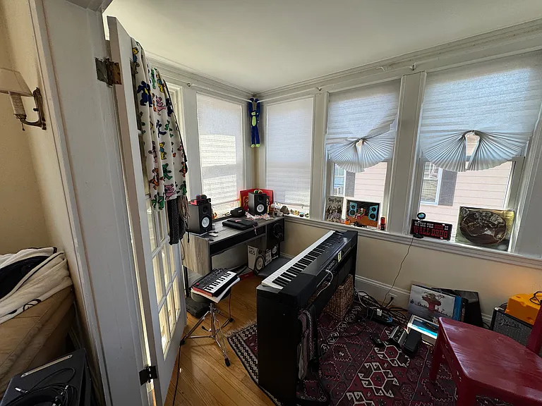 8 Mapleton St — Photo 4