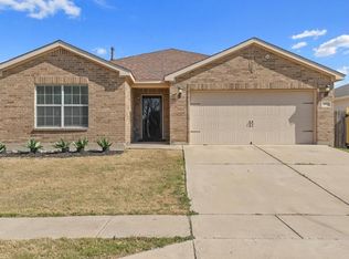 10013 Silent Hollow Dr, Fort Worth, TX 76140