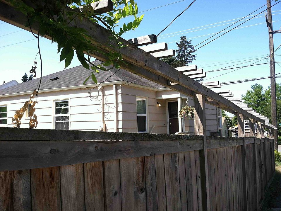 2nd image of 8926 5th Ave NE