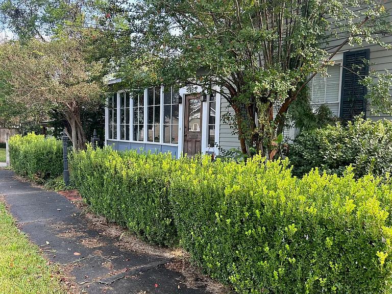 729 Royal St — Photo 2