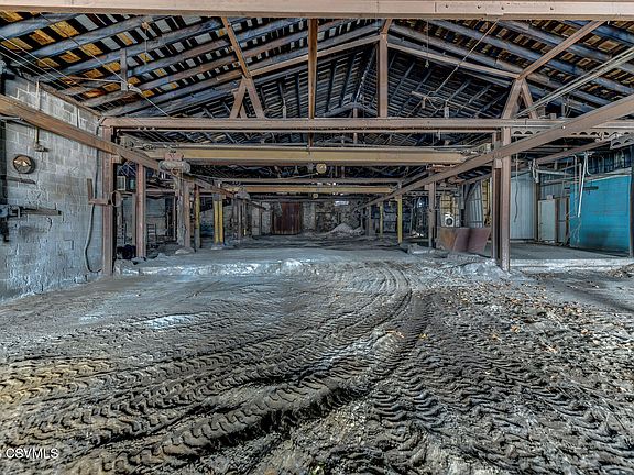 4th image of 3825 Columbia Blvd #3