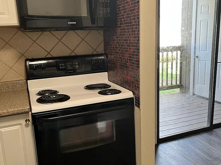 20 Burgundy Hill Ln #20 — Photo 3