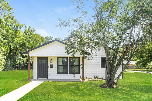 1324 Cherry St Photo 1