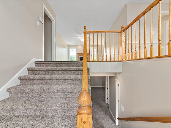 5th image of 951 Hedge Apple Dr