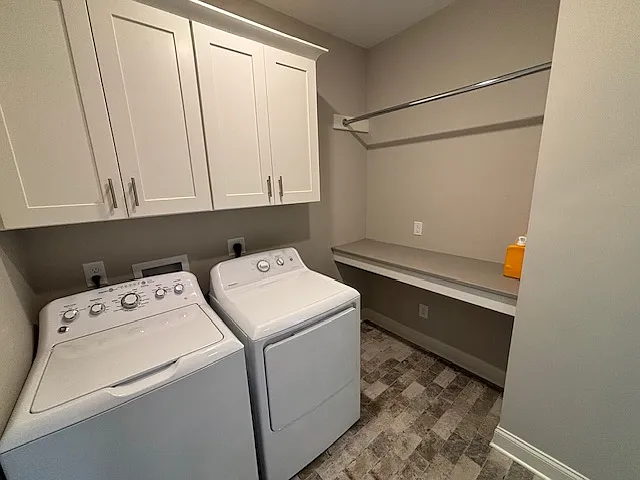 7850 Saddlebrooke Dr — Photo 37