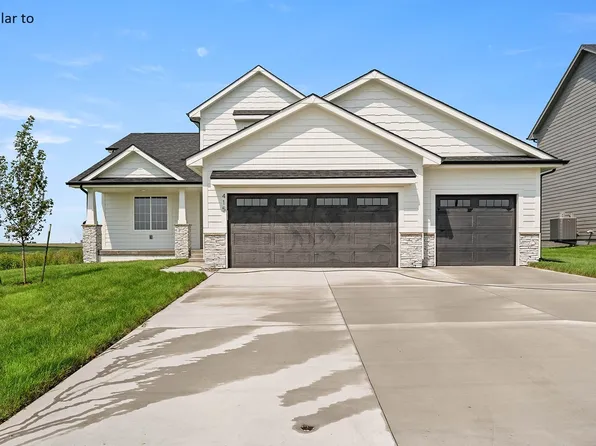 3803 NW Reinhart Dr, Ankeny, IA 50023