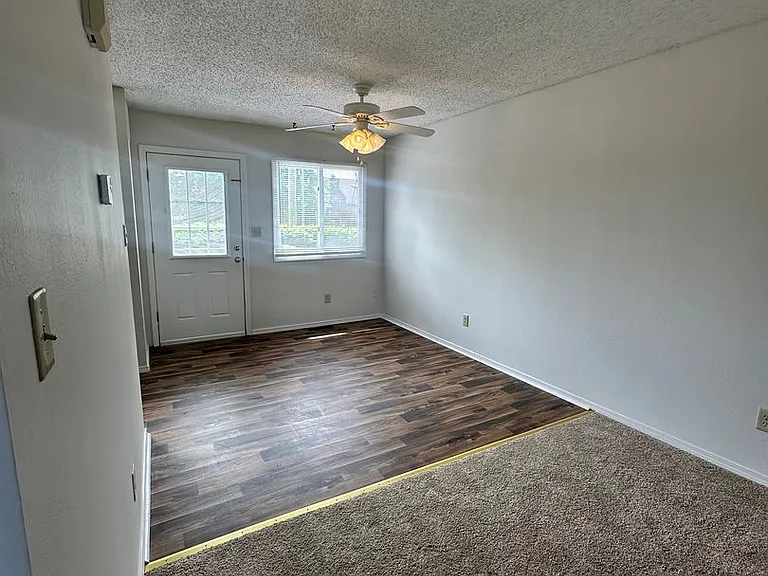 1707 E Walnut Lawn St — Photo 6