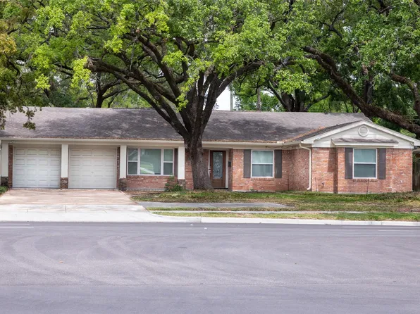 7722 Richmond Ave, Houston, TX 77063