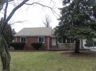 9350 Oakdale Rd, Parma, OH 44129