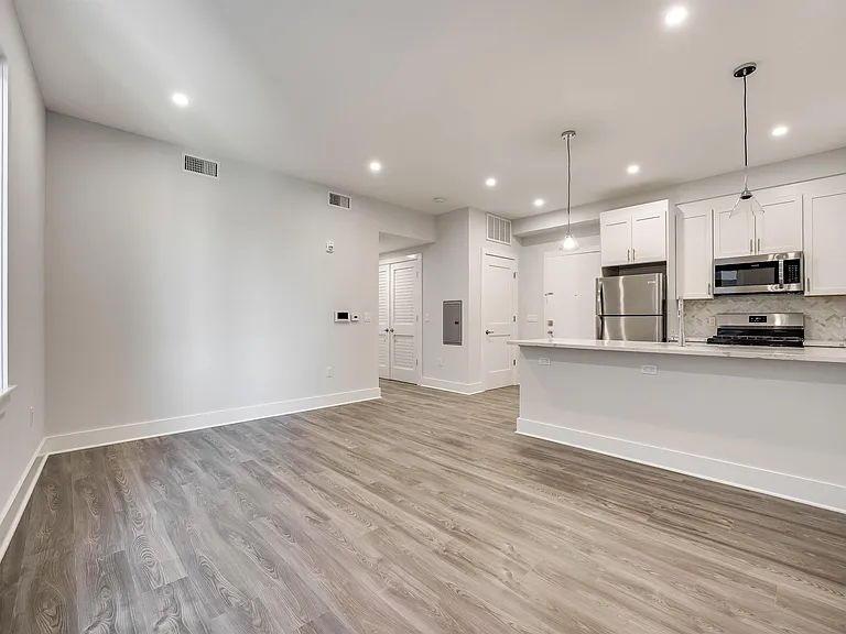 658 Grand St #504 — Photo 3