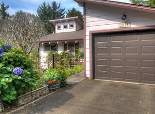 2020 S Crestline Dr, Waldport, OR