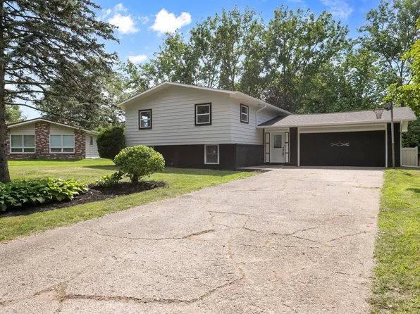 60209 Pembrook Ln, Elkhart, IN 46517