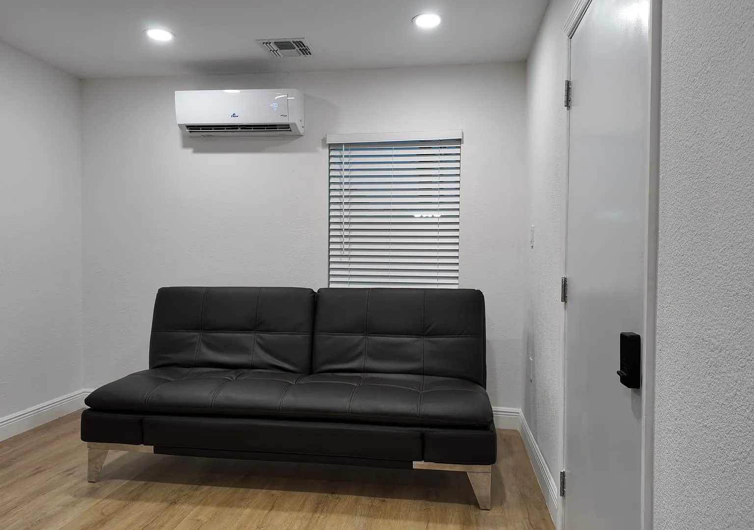1 bed, 550 sqft, $1,800 — Photo 3