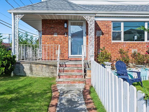 3rd image of 195 Munro Blvd