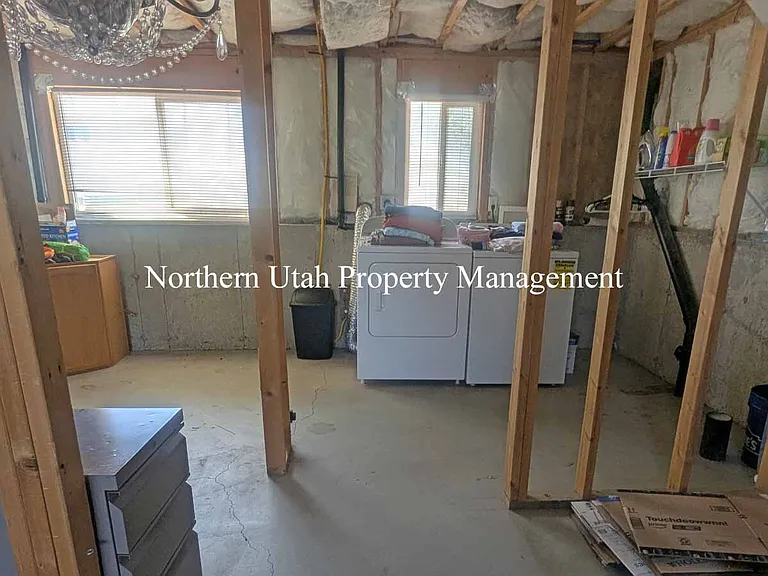 1287 W 2000 N — Photo 15