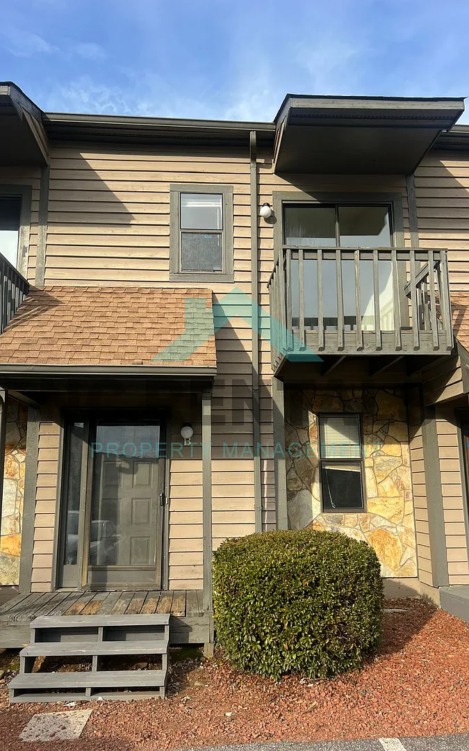Photo 2 of 18 - 340 Vista Cir #B - Winston Salem, NC Building Photo - 340 Vista Cir #B