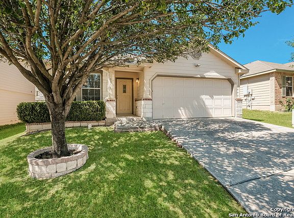 2nd image of 5831 Sherbrooke Oak