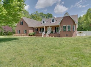 410 Red Oak Dr, Manchester, TN 37355